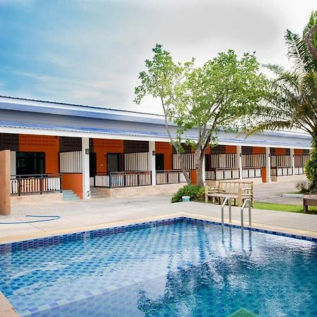Staychill Resort Uttaradit Exterior foto
